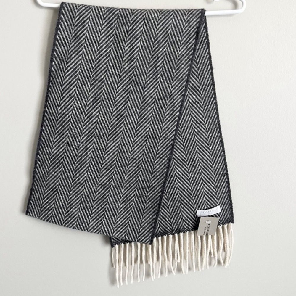 Foxford Scarf Ireland Lambswool Cashmere Blend Grey Cream Herringbone BRAND NEW